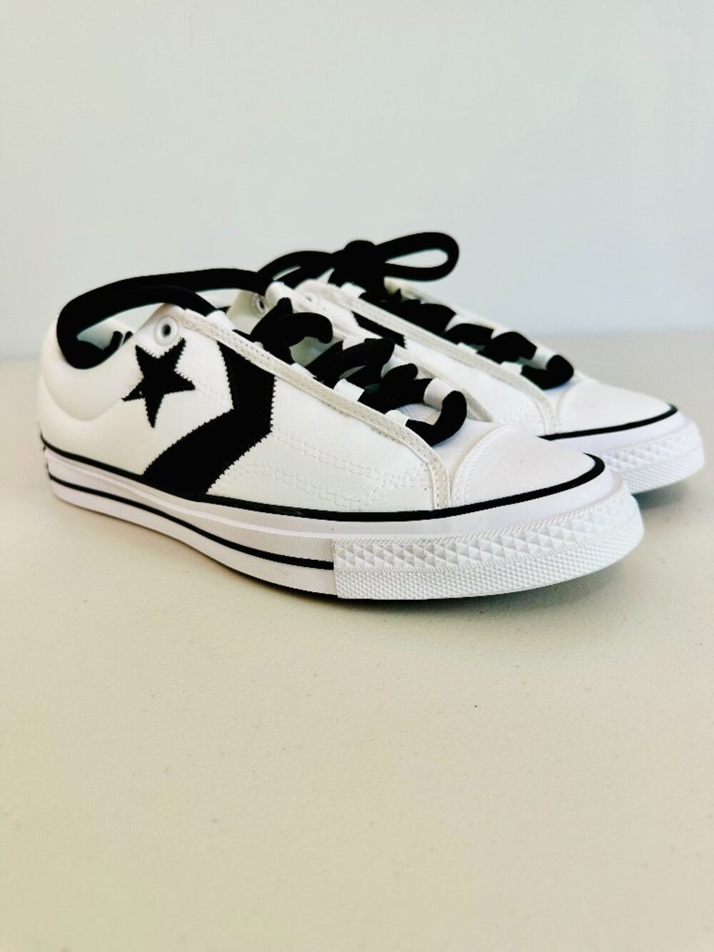 NEW CONVERSE ALL STAR CANVAS LOW TOP BLACK AND WHITE SNEAKERS UNISEX 11M/12.5W
